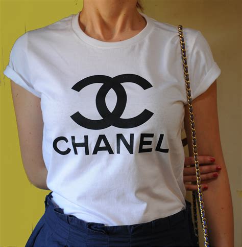 chanel logo t shirts women.